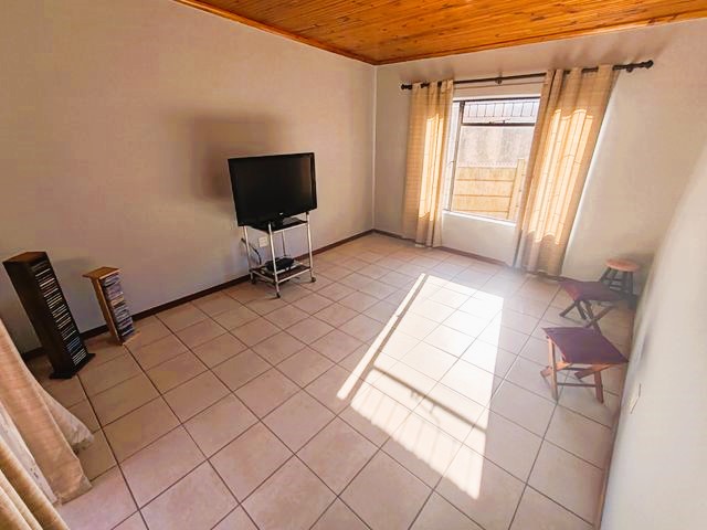 5 Bedroom Property for Sale in Vredenburg Western Cape